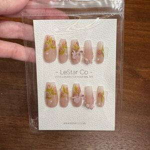 LeStar Co Floral Press on Nails